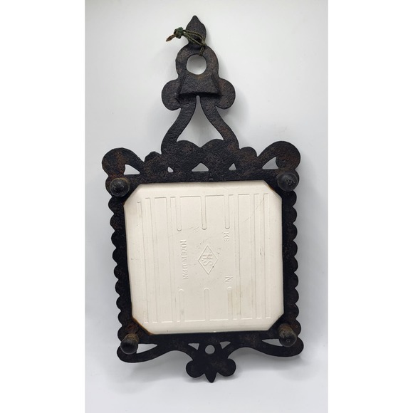 Enesco Cast Iron Trivet Tile Japan Green Apples Strawberries 10 in. County - Picture 7 of 9